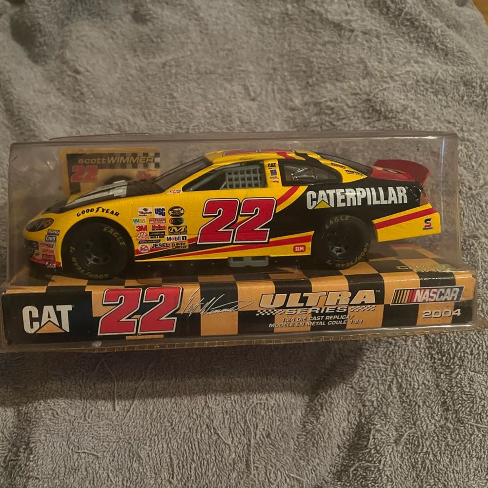 2004 Scott Wimmer #22 NASCAR 1:24 Diecast Car
